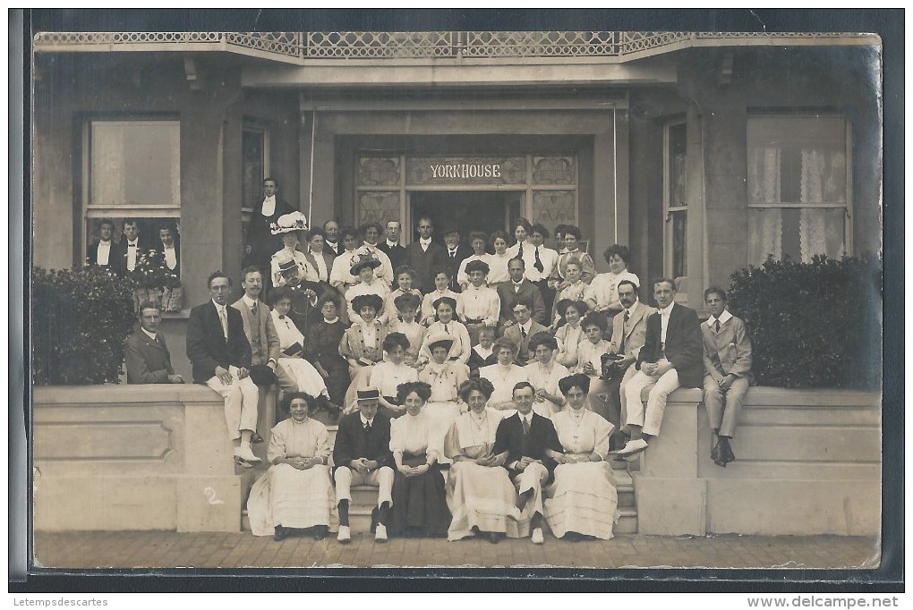 - CARTE PHOTO ANGLETERRE - Moseley (?), Photo De Groupe Devant Le Yorkhouse - Autres & Non Classés