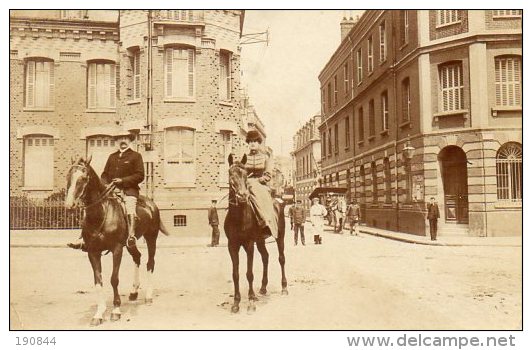 76 DIEPPE ( Seine Maritime )   CARTE PHOTO    Cavalier & Cavalière - Dieppe