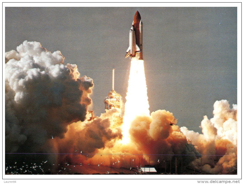 (501) Space Shuttle Discovery Lift Off - Space