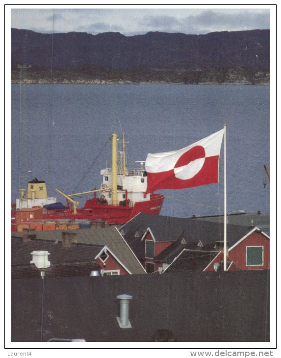 (100) Greenland - Ship In Port - Groenland