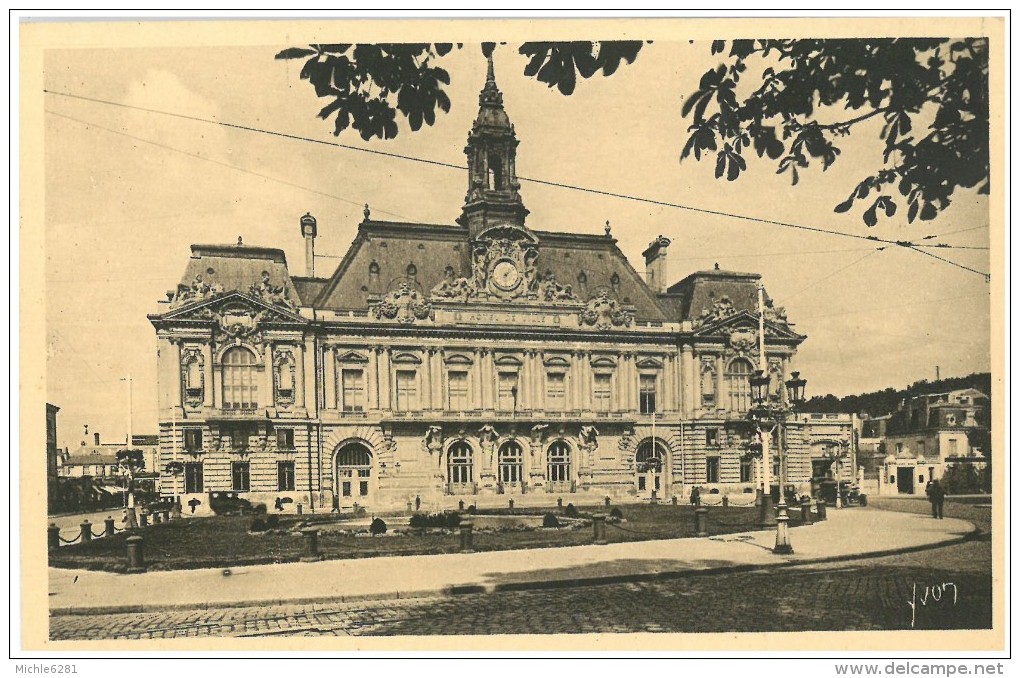 TOURS - L'HOTEL DE VILLE - Semblançay