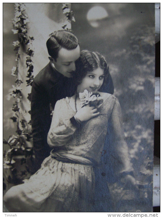 CPA. 1932 COUPLE AMOUREUX - Autres & Non Classés