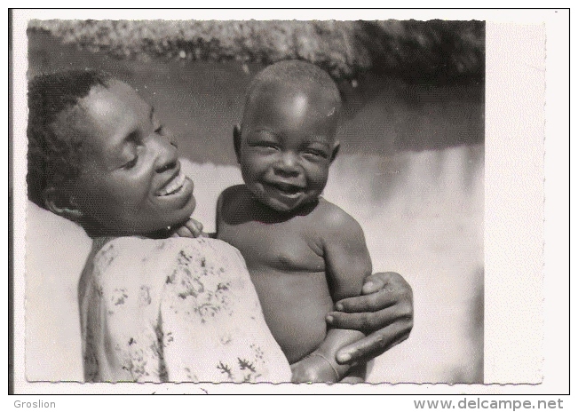 ZAMBEZE MERE CHRETIENNE ET SON BEBE - Zambia