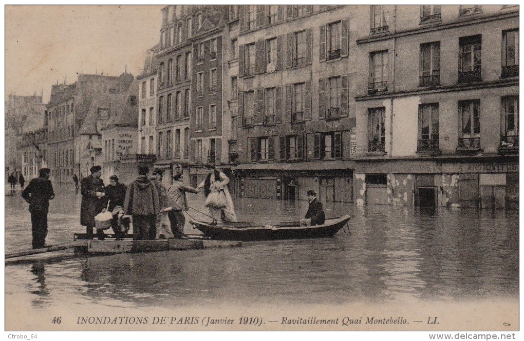 CPA PARIS 75 - Ravitaillement Quai Montebello - Inondations De Paris - Arrondissement: 05