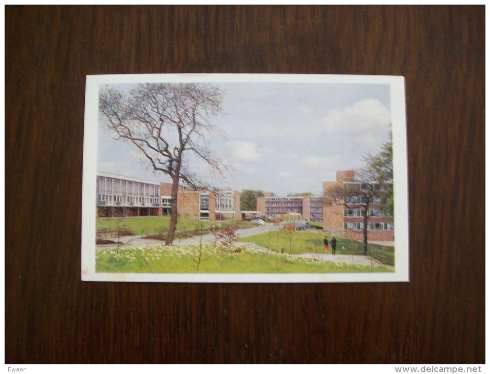 Grande-Bretagne: Carte Postale De Leeds- University, Bodington Hall - Leeds