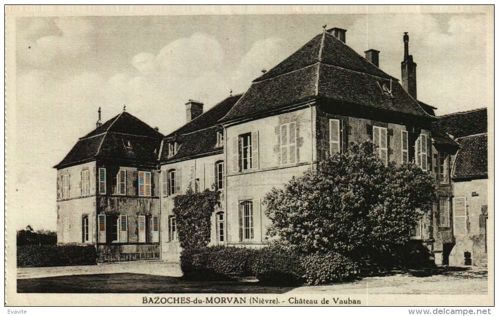 CPA   (58)      BAZOCHES-du-MORVAN   -   Château De Vauban - Bazoches