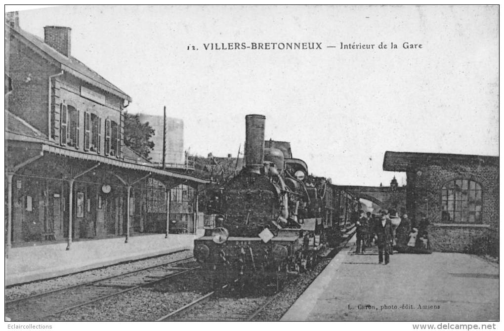 Villers Bretonneux     80   Intérieur De La Gare. Locomotive - Villers Bretonneux