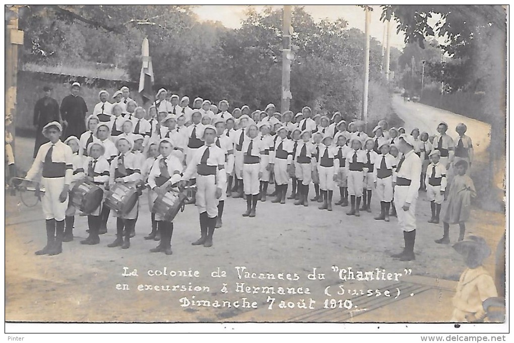 SUISSE - La Colonie De Vacances Du "Chantier" En Excursion à HERMANCE - Dimanche 7 Août 1910 - CARTE PHOTO - Hermance