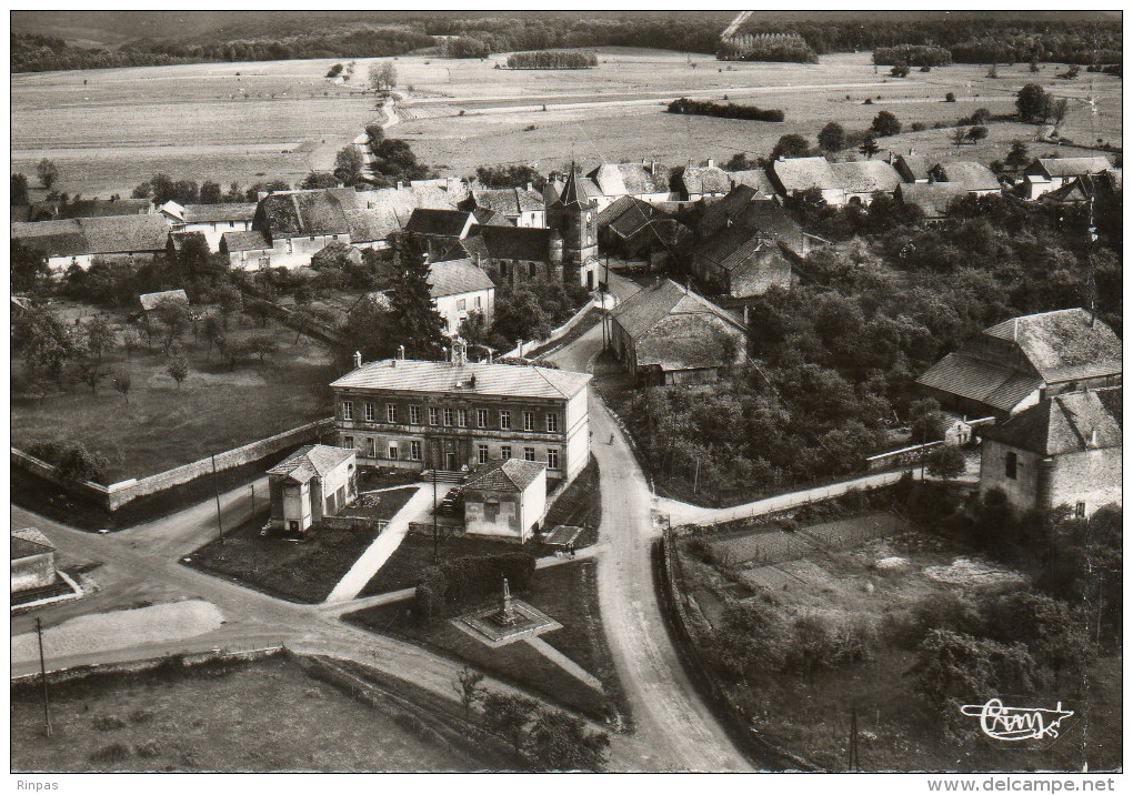 (52) PRESSIGNY  Vue Aérienne Le Centre La Mairie Ecoles N°304 72  ( Ht Marne ) - Autres & Non Classés