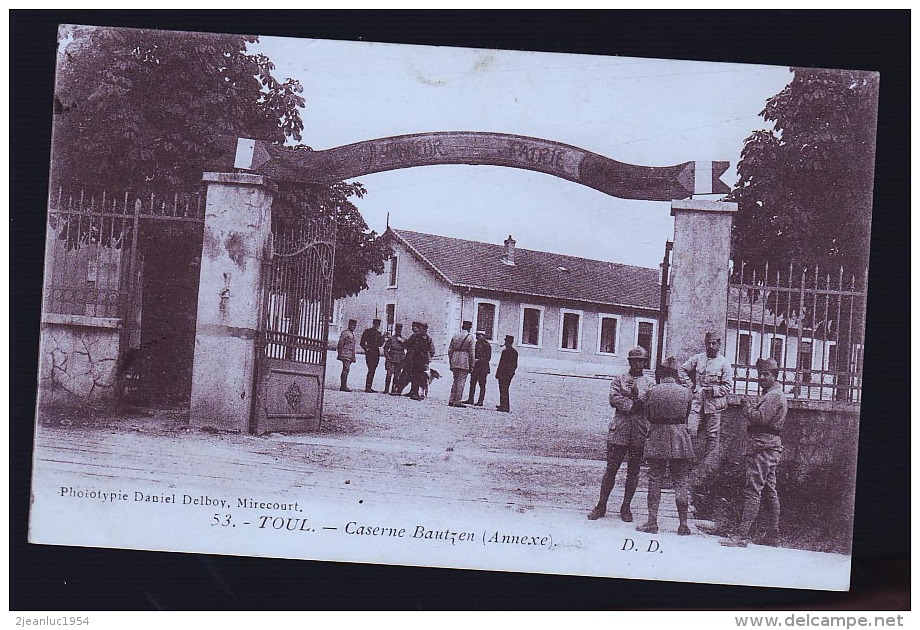 TOUL  SOUVENIR CASERNE - Toul