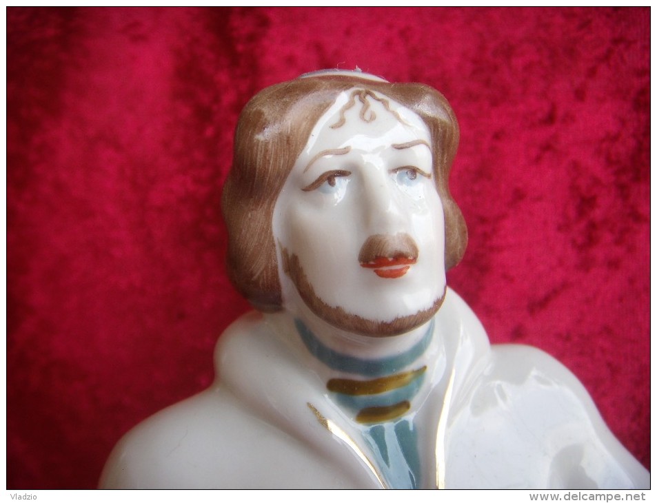 Fisherman. Porcelain. Gilding. Height - 21 Cm. Ukraine. Polonne. Without Damage. - Autres & Non Classés