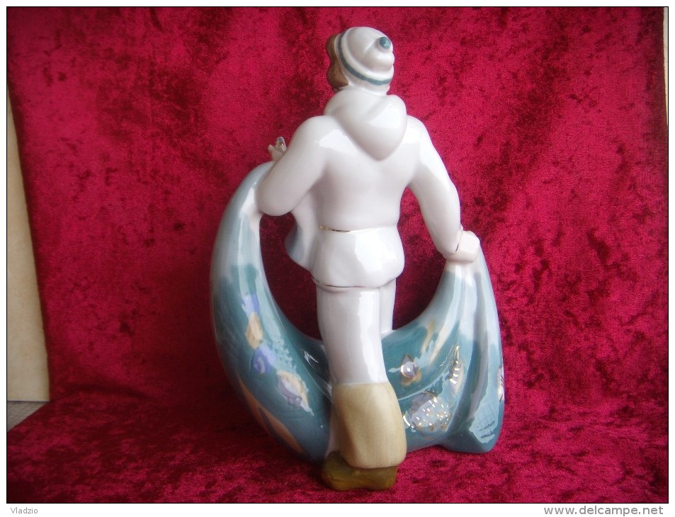 Fisherman. Porcelain. Gilding. Height - 21 Cm. Ukraine. Polonne. Without Damage. - Autres & Non Classés