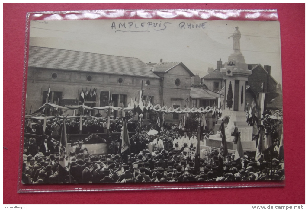 C Photo  Rare Amplepuis  Rassemblement Devant Monument Aux Morts - Amplepuis