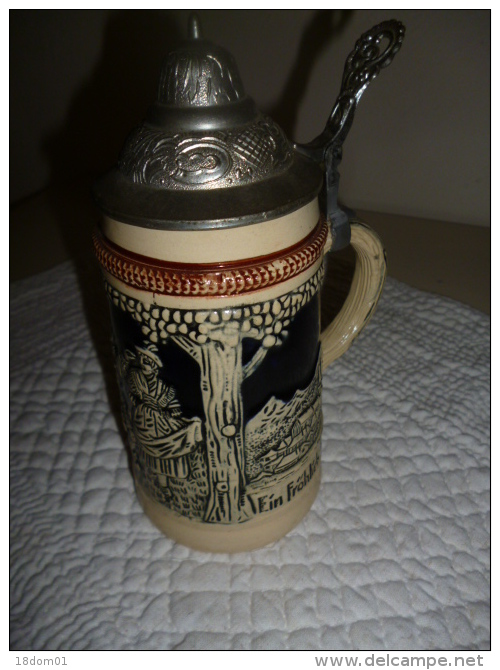 Pot à Biere De Collection 1940 Modéle DBGM Marque DRM N° 300 - Bavaria (DEU)