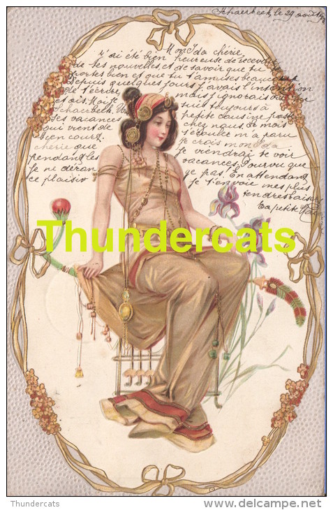 CPA EN RELIEF GAUFREE  FEMME ART NOUVEAU  ** EMBOSSED CARD ART NOUVEAU LADY - 1900-1949