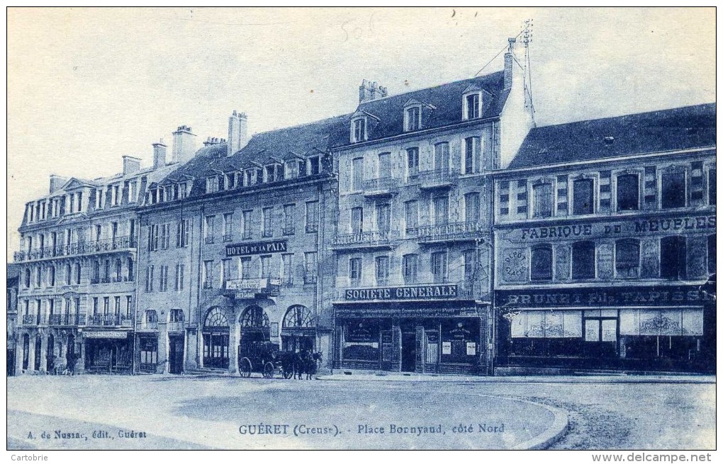 23 -GUERET-  Place Bonnyaud  Animée. Banque Société Générale Hôtel De La Paix - Guéret