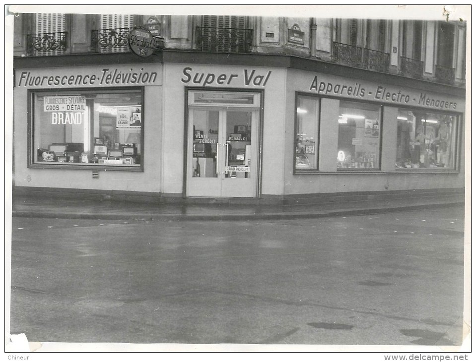 PHOTO MAGASIN SUPER VAL TELEVISION ANGLE RUE DES DAMES ET RUE DE ROME PARIS 17 FORMAT 23.9X18 - Orte