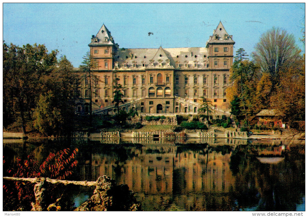 TORINO   IL  PO  E  CASTELLO  DEL  VALENTINO     (VIAGGIATA) - Fiume Po