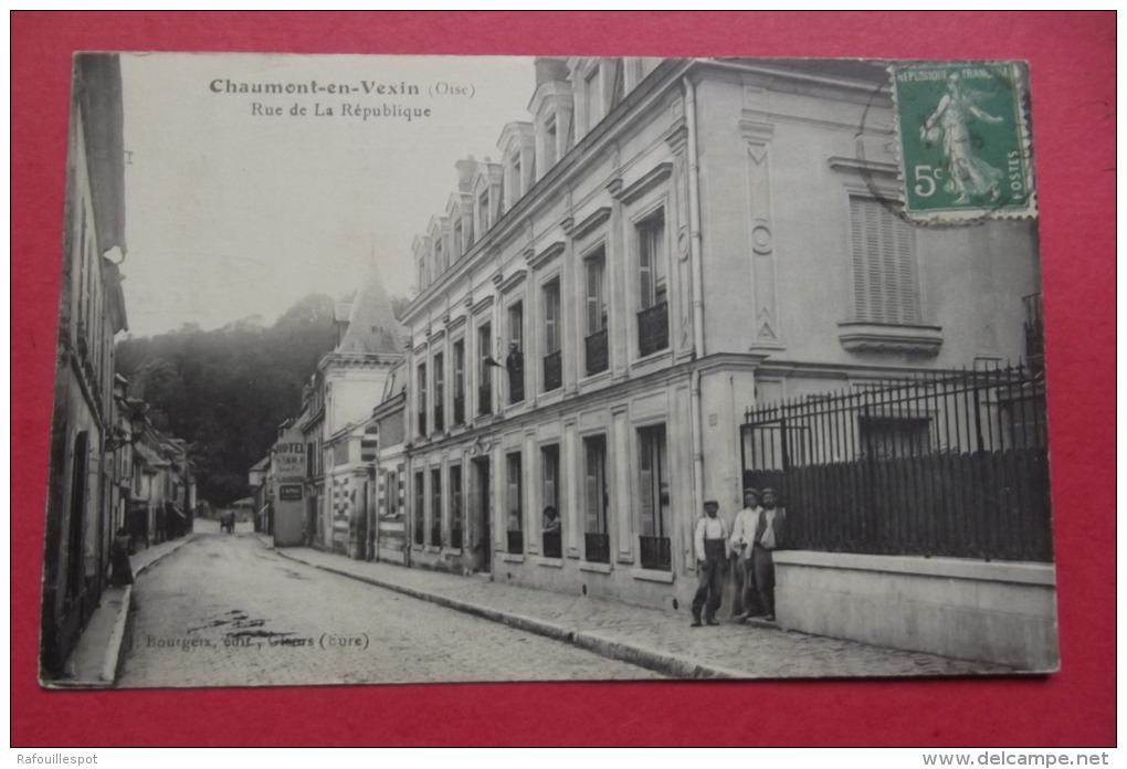 Cp  Chaumont En Vexin Rue De La Republique - Chaumont En Vexin