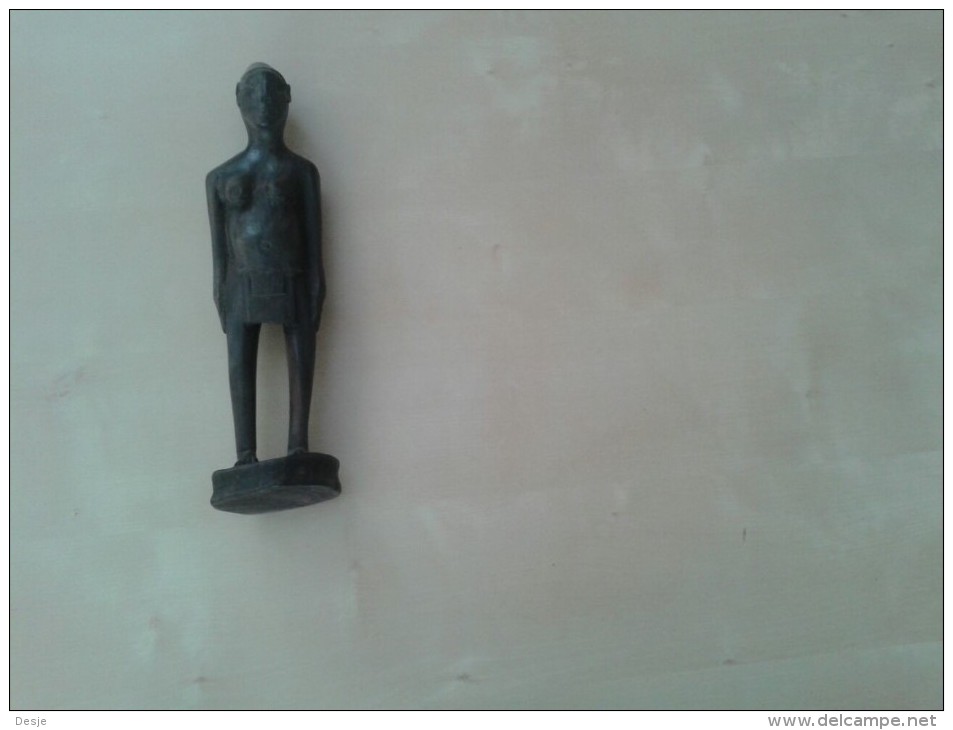 Prachtige Figuur Met Muts En Lendendoek In Bruin Hout - Art Africain