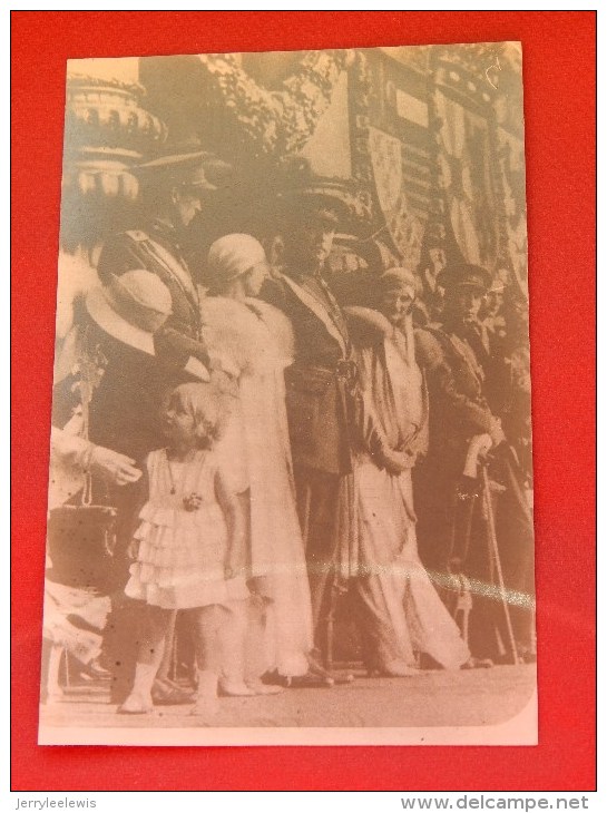 Roi Léopold III, Reine Astrid, Roi Albert I Et Reine Elisabeth Aux Fêtes  Du Centenaire De La Belgique - Familles Royales