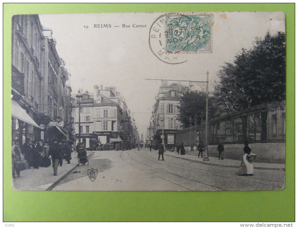 CPA Reims (51) - Rue Carnot - Reims