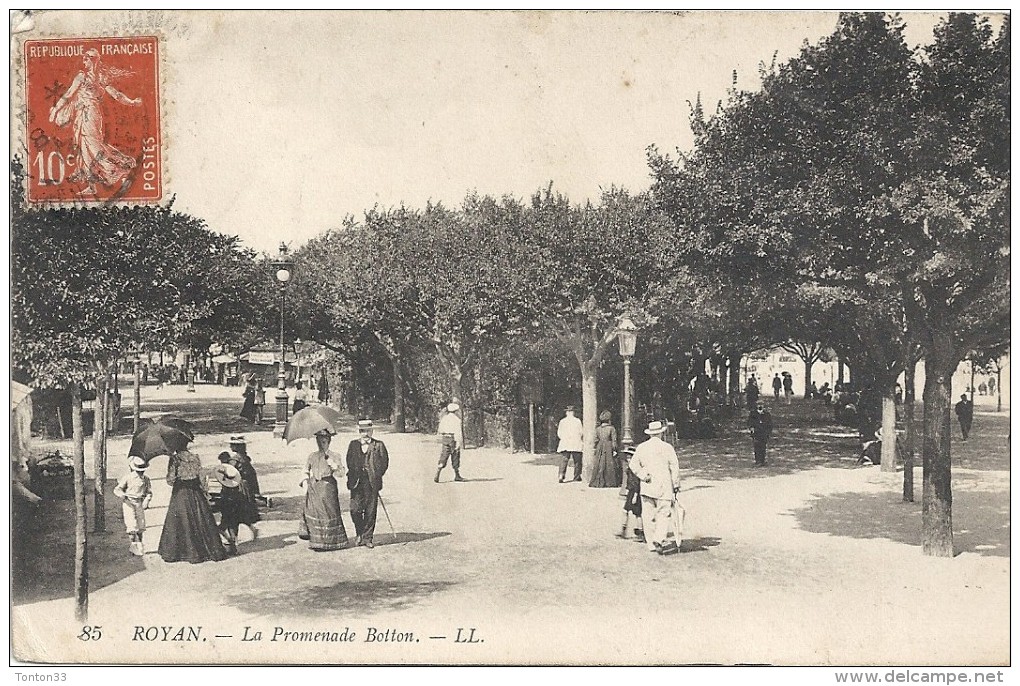 ROYAN - 17 -   La Promenade Botton - CPA TRES ANIMEE - ENCH175 - - Royan
