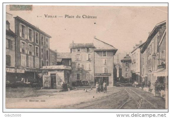 CPA 38  - VIZILLE : PLACE DU CHATEAU - Vizille