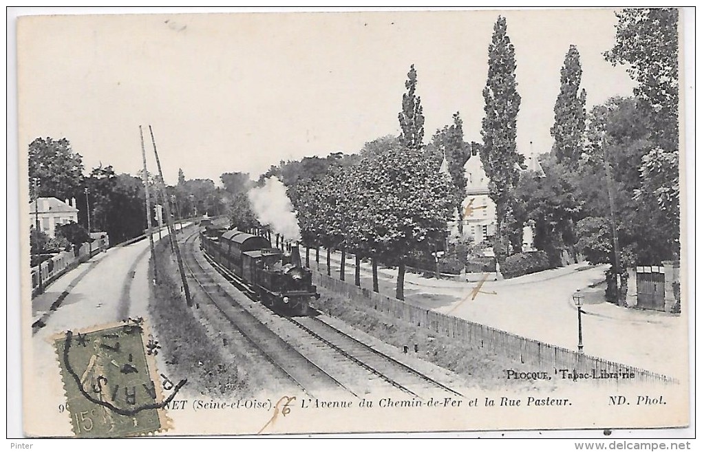 LE VESINET - L´avenue Du Chemin De Fer Et La Rue Pasteur - TRAIN - Le Vésinet