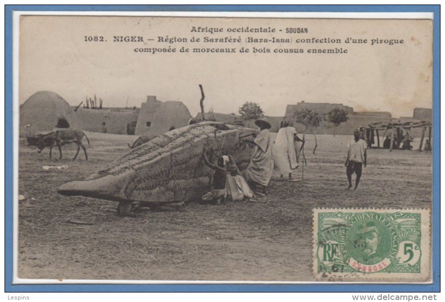 AFRIQUE  -- NIGER - Région De Saraféré - Confection D'une Pirogue.... - Niger