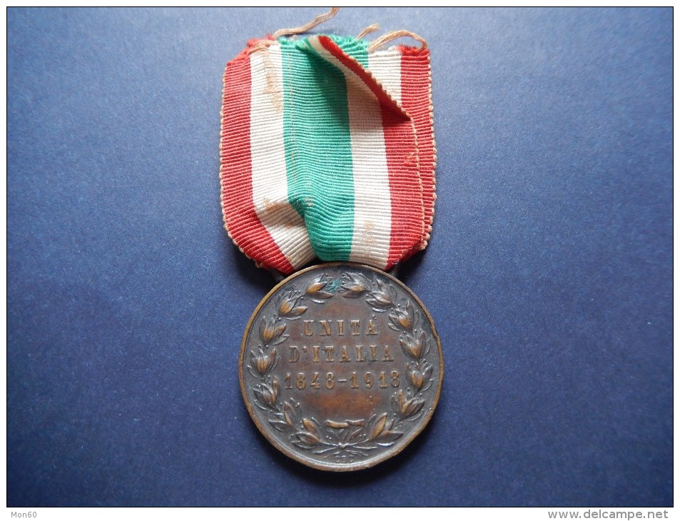 Medaglia Vittorio Emanuele III RE D´ITALIA, Commemorazione Unità D´Italia 1848-1918 -ME7 - Italia