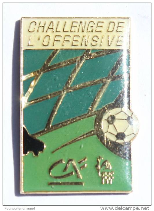 Pin's CREDIT AGRICOLE - Challenge De L'offensive  - Ballon De Foot - Logo FFF - A.B  - E160 - Arthus Bertrand