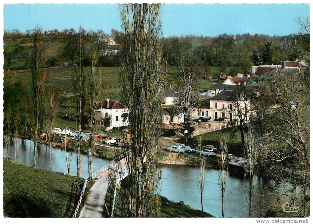 ECOUCHE . LA VALLEE DE L'ORNE A MENIL GLAISE . L'AUBERGE ST ROCH . LA PASSERELLE . UN JOLI COIN DE PECHE . - Ecouche