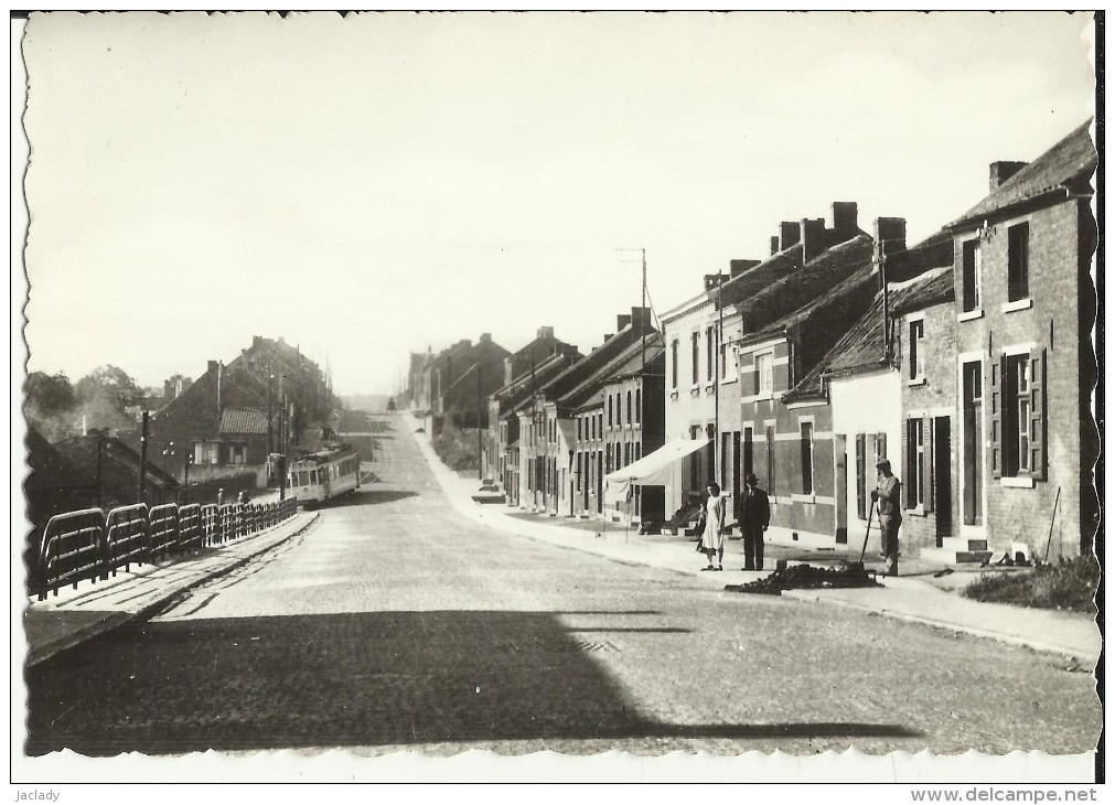 Petit  Wasmes -- Rue  Du  Roi  Albert. - Tram.     (2 Scans) - Colfontaine