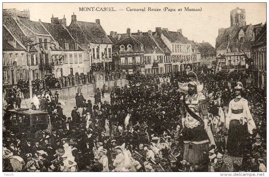 MONT CASSEL  Carnaval Reuze Papa Et Maman - Cassel