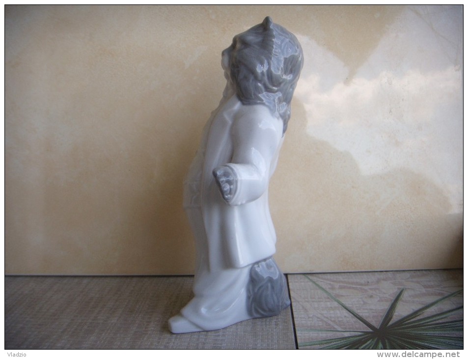 Cat-Gentleman. A Series Of People-beasts. Porcelain. Height - 19 Cm. Ukraine. Korosten. - Otros & Sin Clasificación