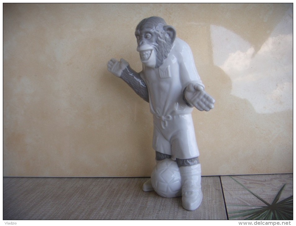 Monkey - Eck. A Series Of People-beasts. Porcelain. Height - 22 Cm. Ukraine. Korosten. - Autres & Non Classés