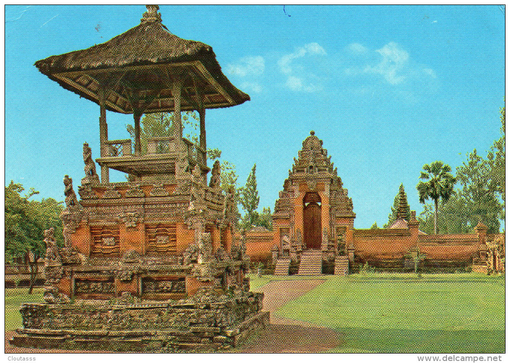 TEMPLES ) BALI 1972 -TAMAN AJUN Et MENGWI-  CPM DENTELLEE - VOIR TIMBRE (PHILATHELIE) - Buddismo