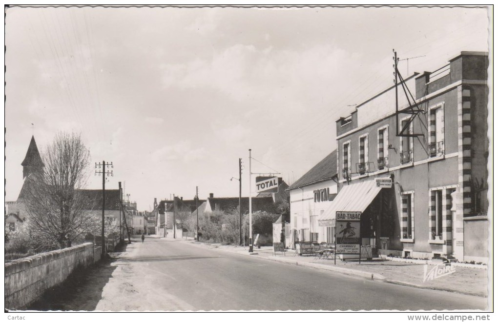 D41 - NOYERS SUR CHER - N.76 - LA ROUTE DE TOURS ET L'EGLISE - LA VALLEE DU CHER (STATION TOTAL-BAR TABAC CHAMBRES) - Noyers Sur Cher