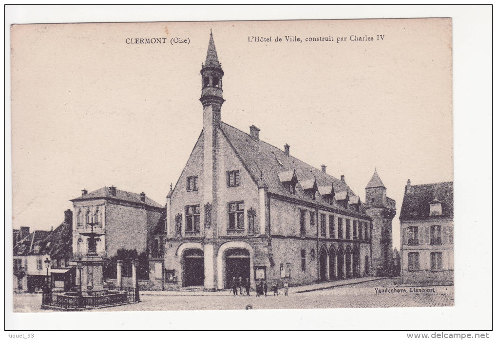 CLERMONT - L'Hôtel De Ville Construit Par Charles IV - Clermont