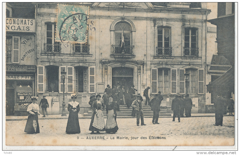 AUXERRE  La Mairie Jour Des Elections  Animée - Auxerre