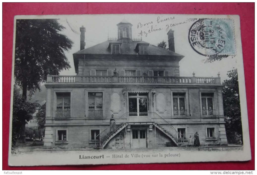 Cp Liancourt  Hotel De Ville  ( Vue Sur La Pelouse ) - Liancourt