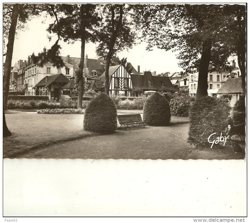 Bernay-le Jardin Public-cpsm - Bernay