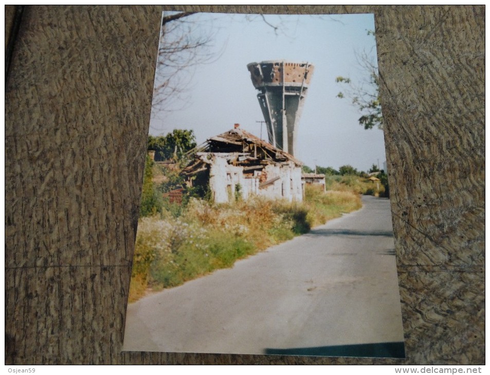 Photo Prise à Vukovar(Ex Yougoslavie)-le Château D´eau - Autres & Non Classés