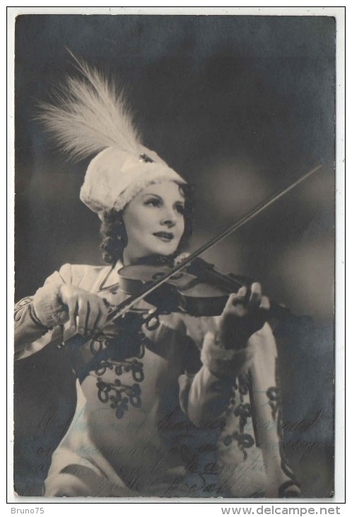 Lysette CHEVALIER (chanteuse Lyrique) - Photo Dédicacée (en Souvenir De Son Passage à Nice) - Dédicacées