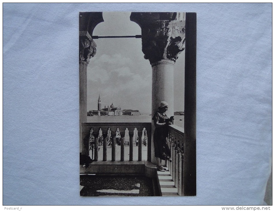 8 postcard Venezia sights  A12