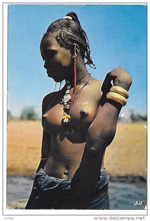 AFRIQUE En Couleurs - Belle Africaine - Femme Aux Seins Nus - Non Classés