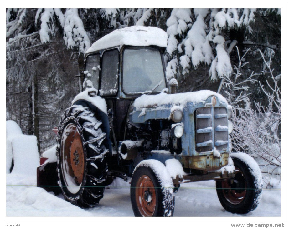 (678) Tractor In Snow - Tracteur Sous La Neige + 2014 Finland Europa Stamp At Back Of Card - Traktoren
