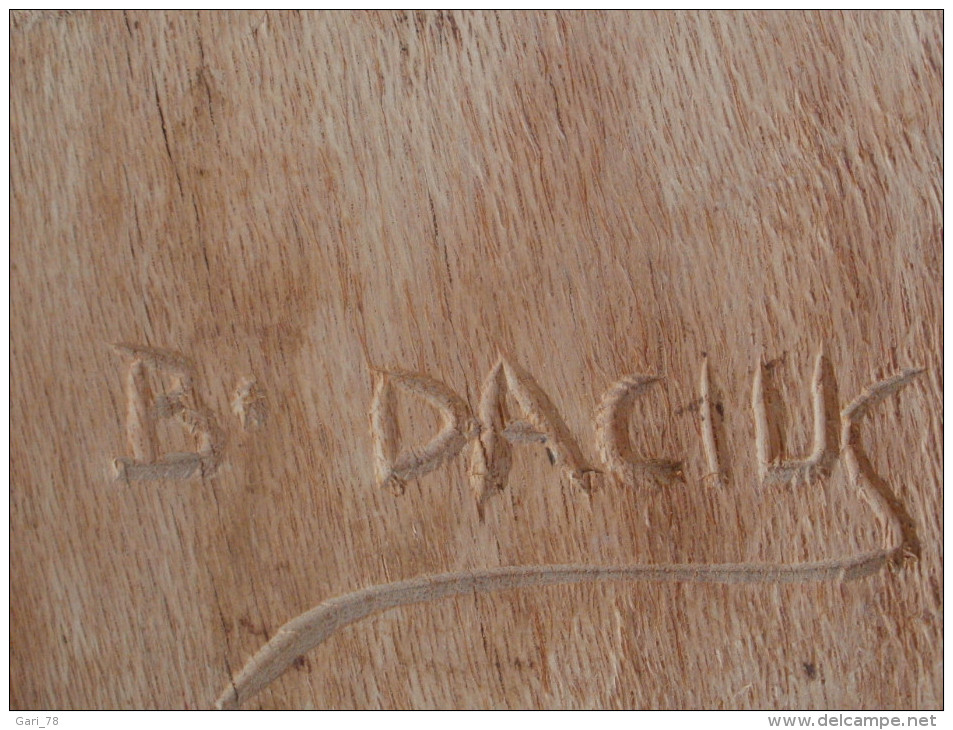 Joueur De TAMTAM Panneau Sculpté En Bois Signé B. DACIUS à GIGETA Au BURUNDI 15x35 - Art Africain