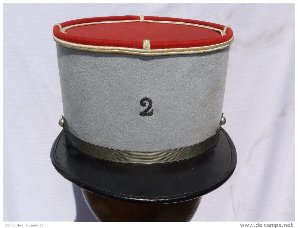 TRES BEAU KEPI 2° R.C.A. CHASSEURS AFRIQUE - ANNEES 1930  à Voir ........... - Casques & Coiffures